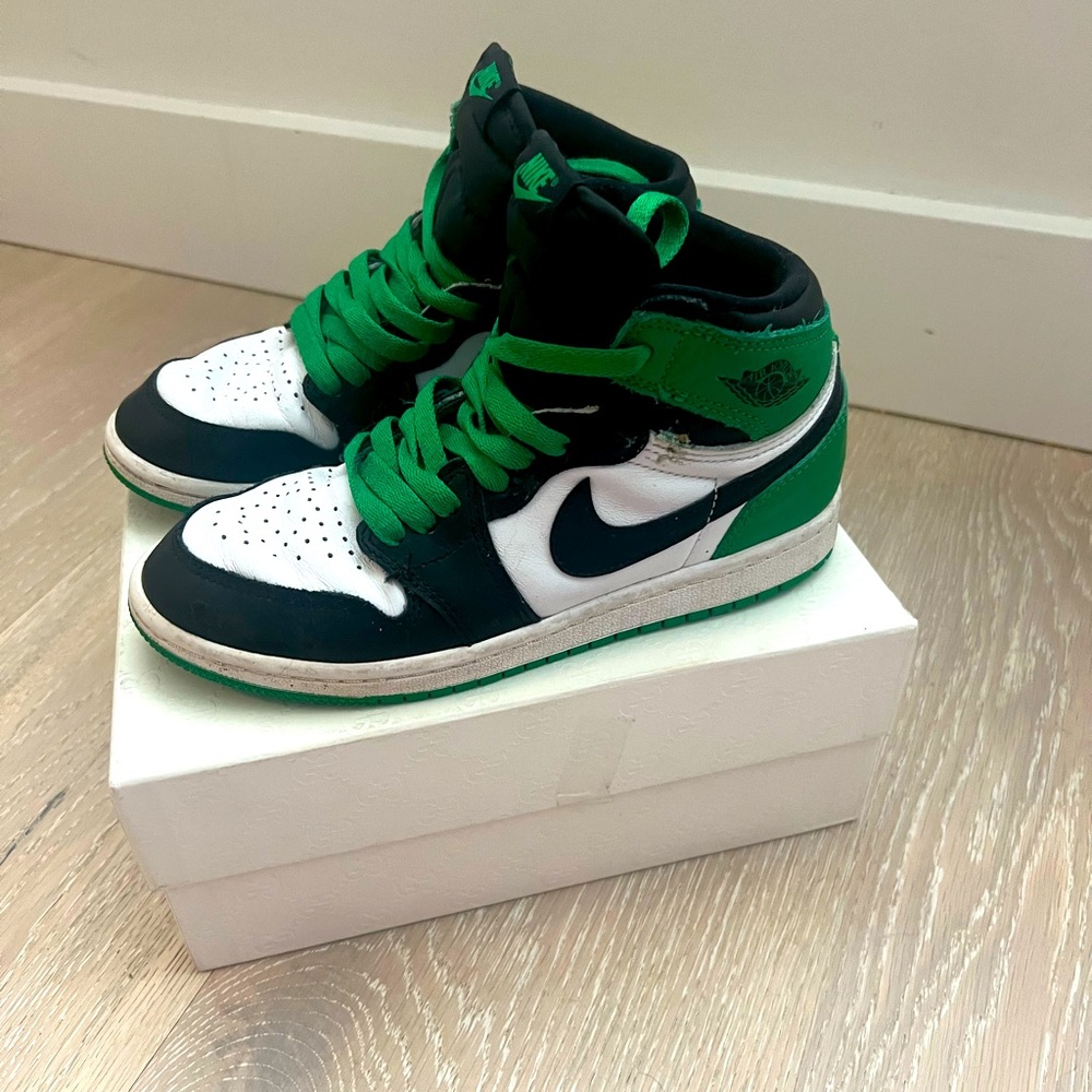 Kelly Green Nike Jordans high top